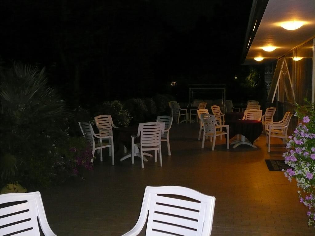 Tabiano Terme Albergo Ariston מראה חיצוני תמונה