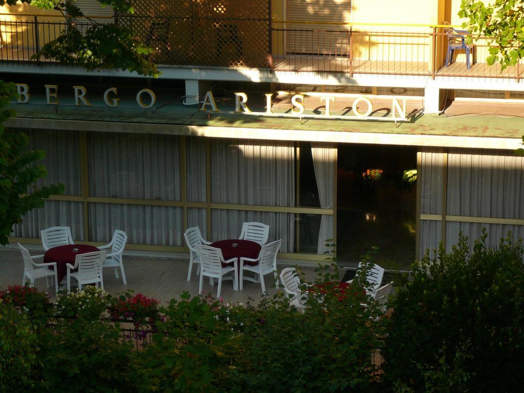 Tabiano Terme Albergo Ariston מראה חיצוני תמונה