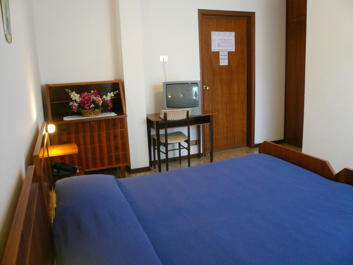 Tabiano Terme Albergo Ariston מראה חיצוני תמונה