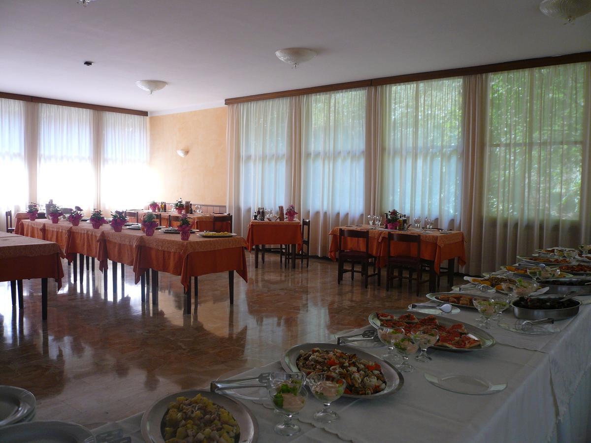 Tabiano Terme Albergo Ariston מראה חיצוני תמונה