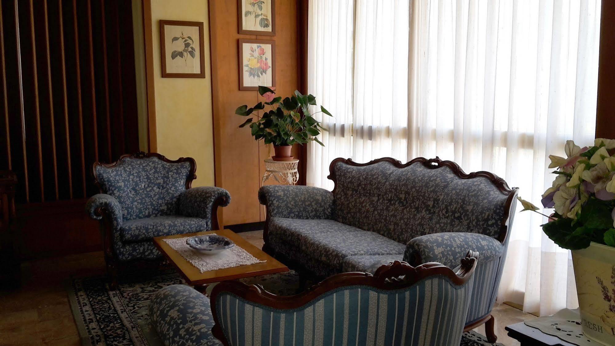 Tabiano Terme Albergo Ariston מראה חיצוני תמונה