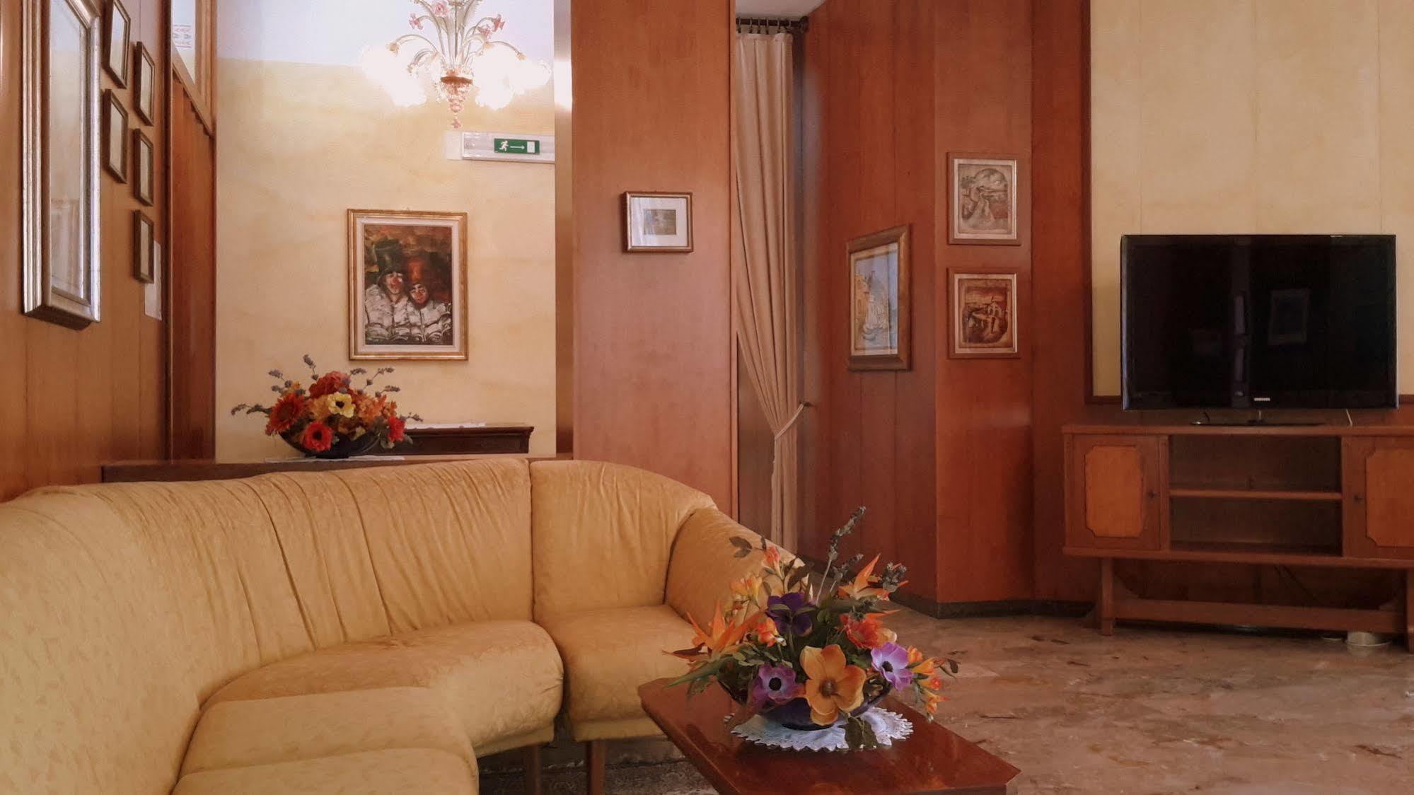 Tabiano Terme Albergo Ariston מראה חיצוני תמונה