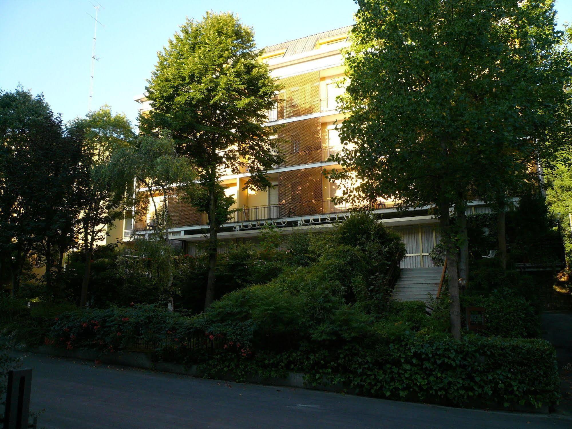 Tabiano Terme Albergo Ariston מראה חיצוני תמונה
