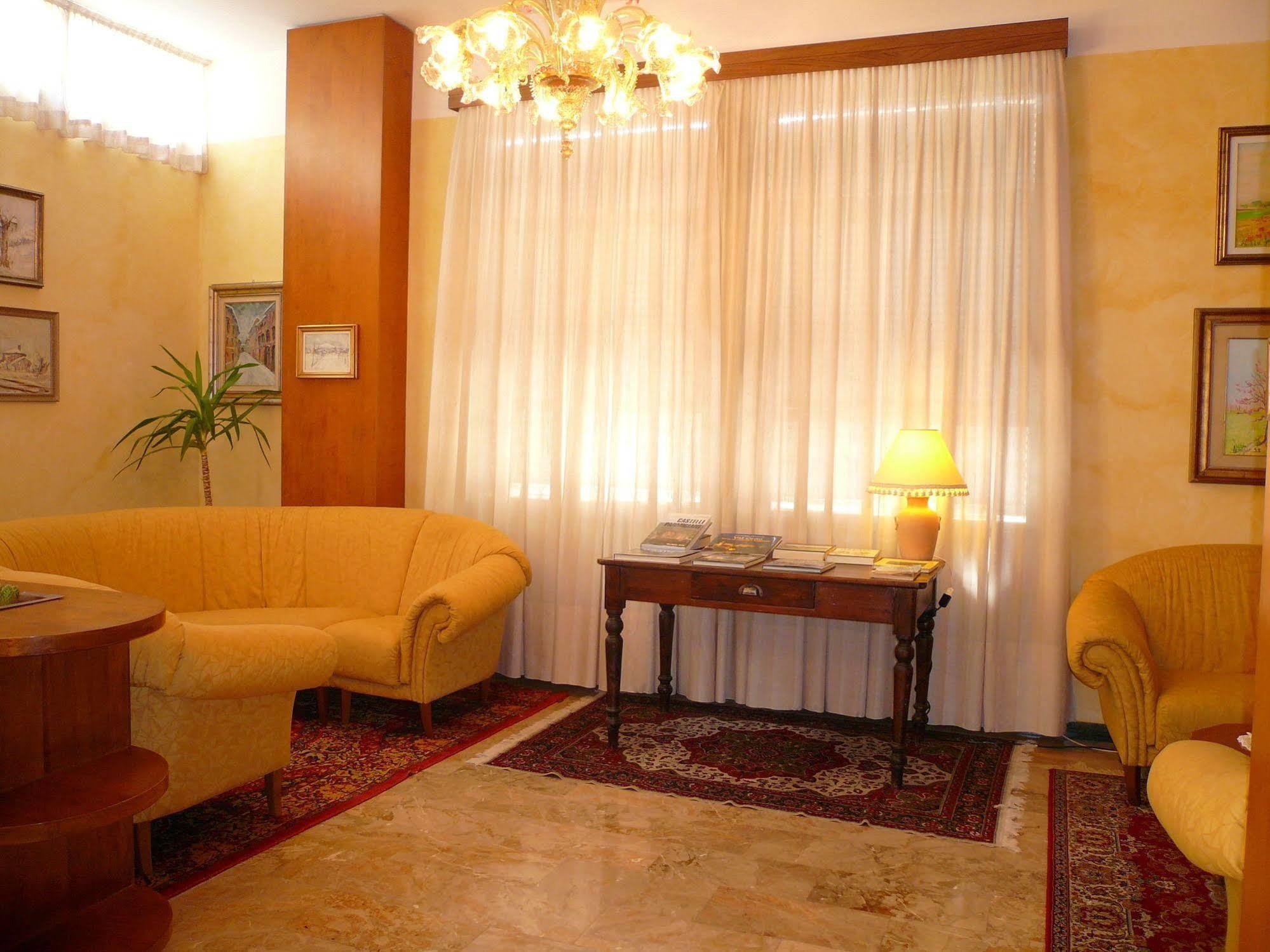Tabiano Terme Albergo Ariston מראה חיצוני תמונה