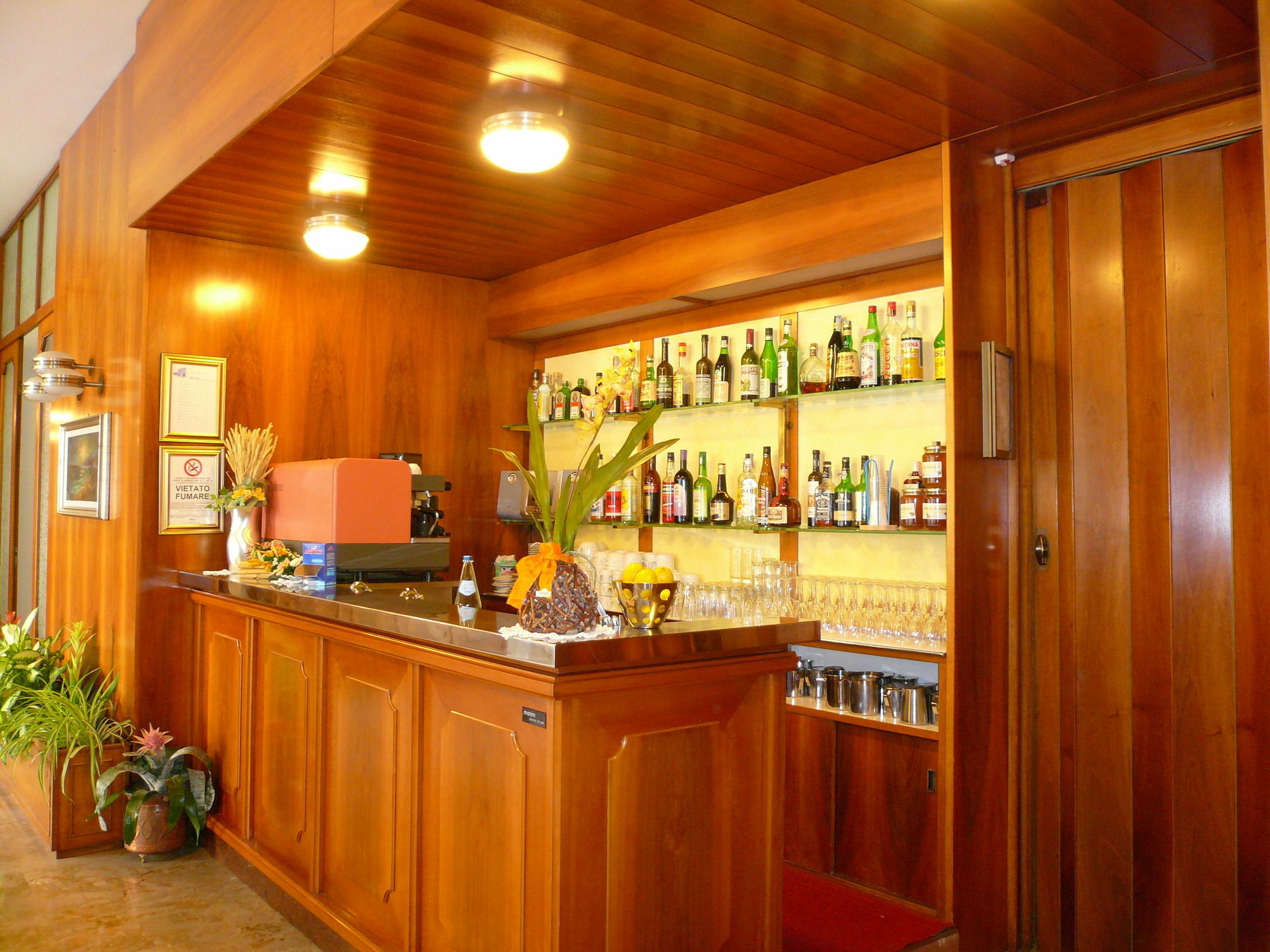 Tabiano Terme Albergo Ariston מראה חיצוני תמונה