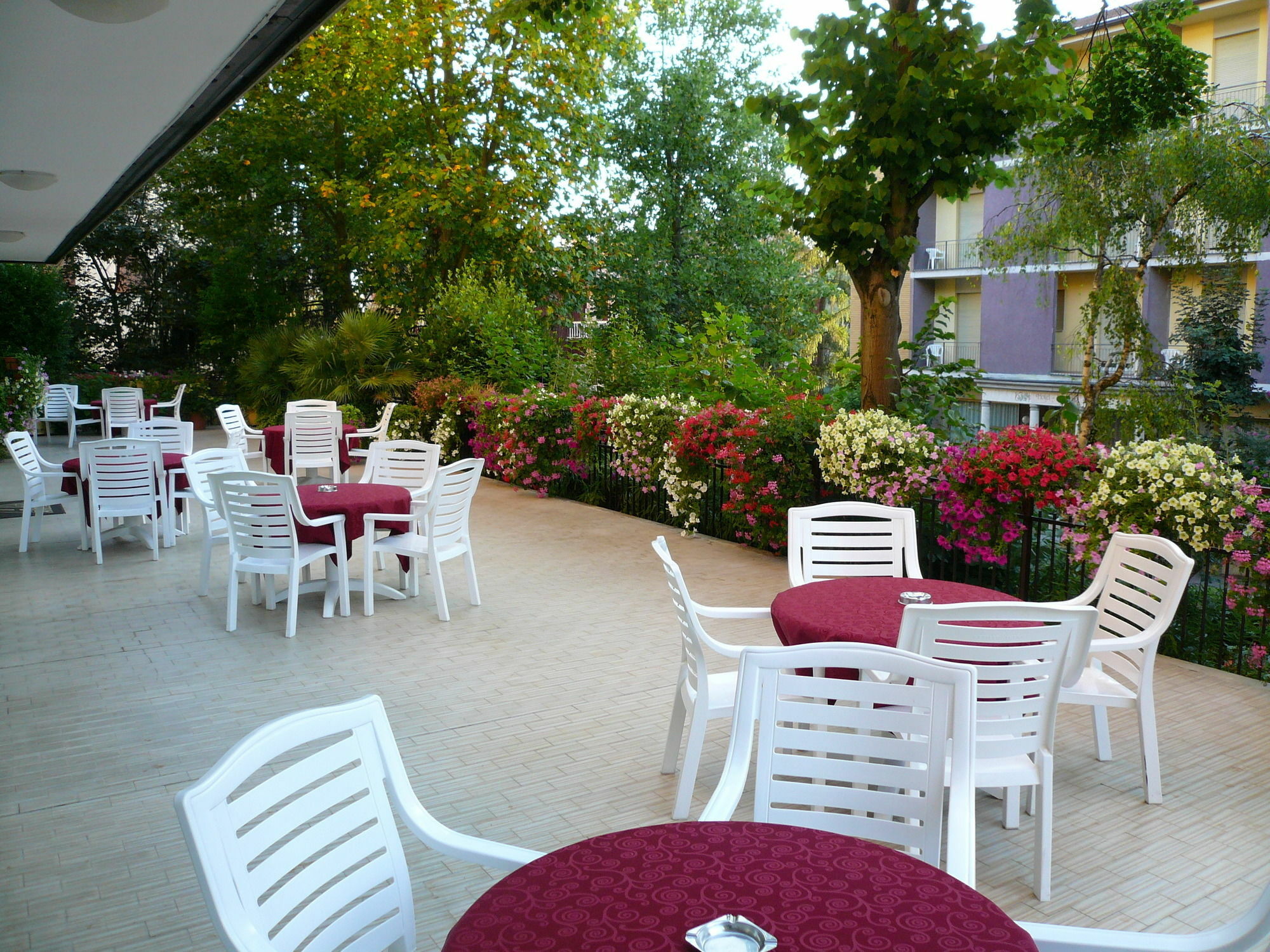 Tabiano Terme Albergo Ariston מראה חיצוני תמונה